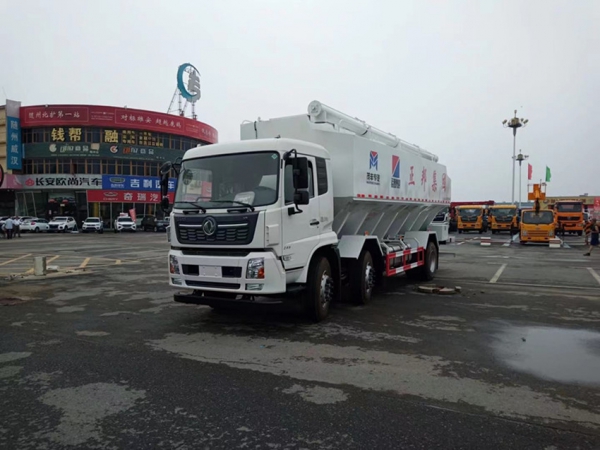 東風天錦小三軸龍擎300馬力（30方）散裝飼料運輸車